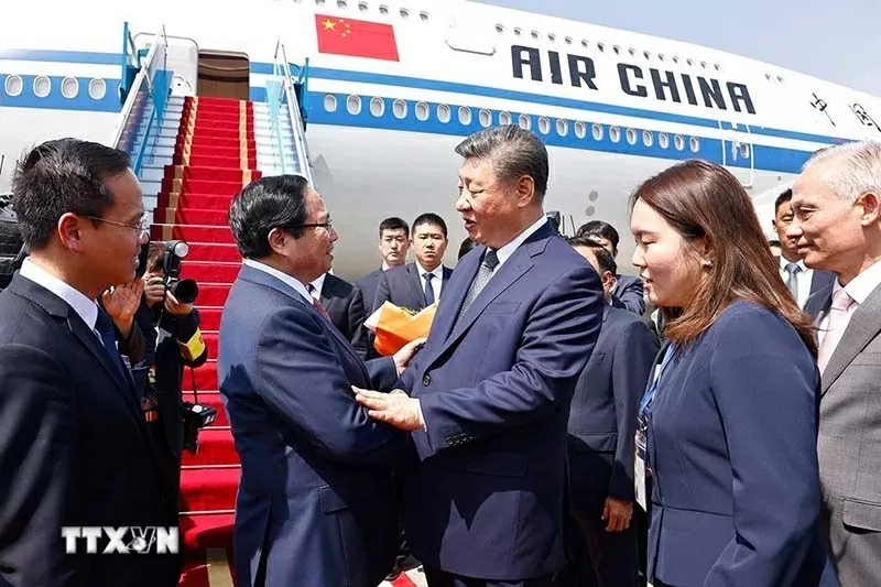 Prime Minister Pham Minh Chinh sees off General Secretary, President of China Xi Jinping at Noi Bai International Airport