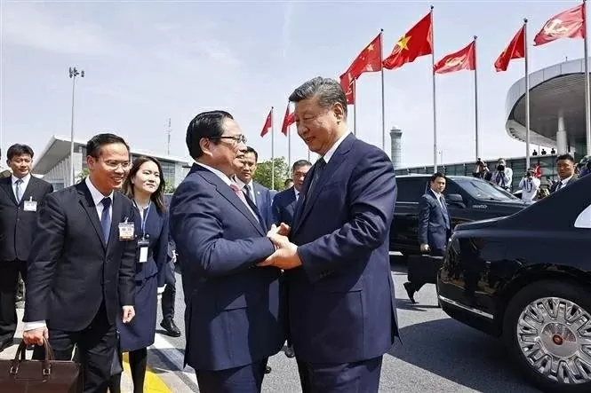 Prime Minister Pham Minh Chinh sees off General Secretary, President of China Xi Jinping at Noi Bai International Airport