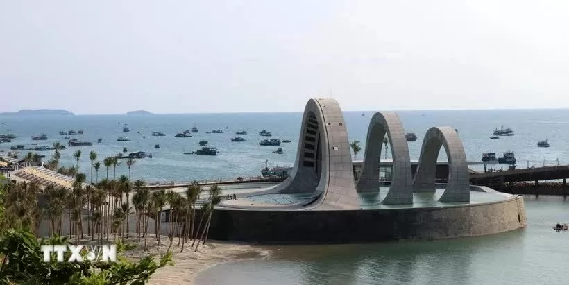 Government unveils plan to transform island districts into special zones