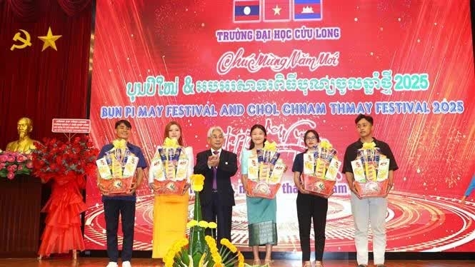 Lao, Cambodian students celebrate traditional New Year festivals in Vinh Long