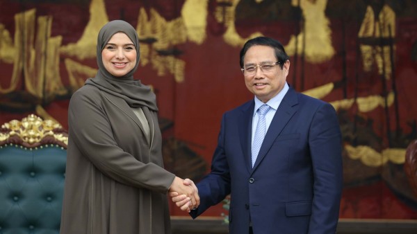 4th P4G Summit: PM Pham Minh Chinh receives Minister of Climate Change and Environment of the UAE