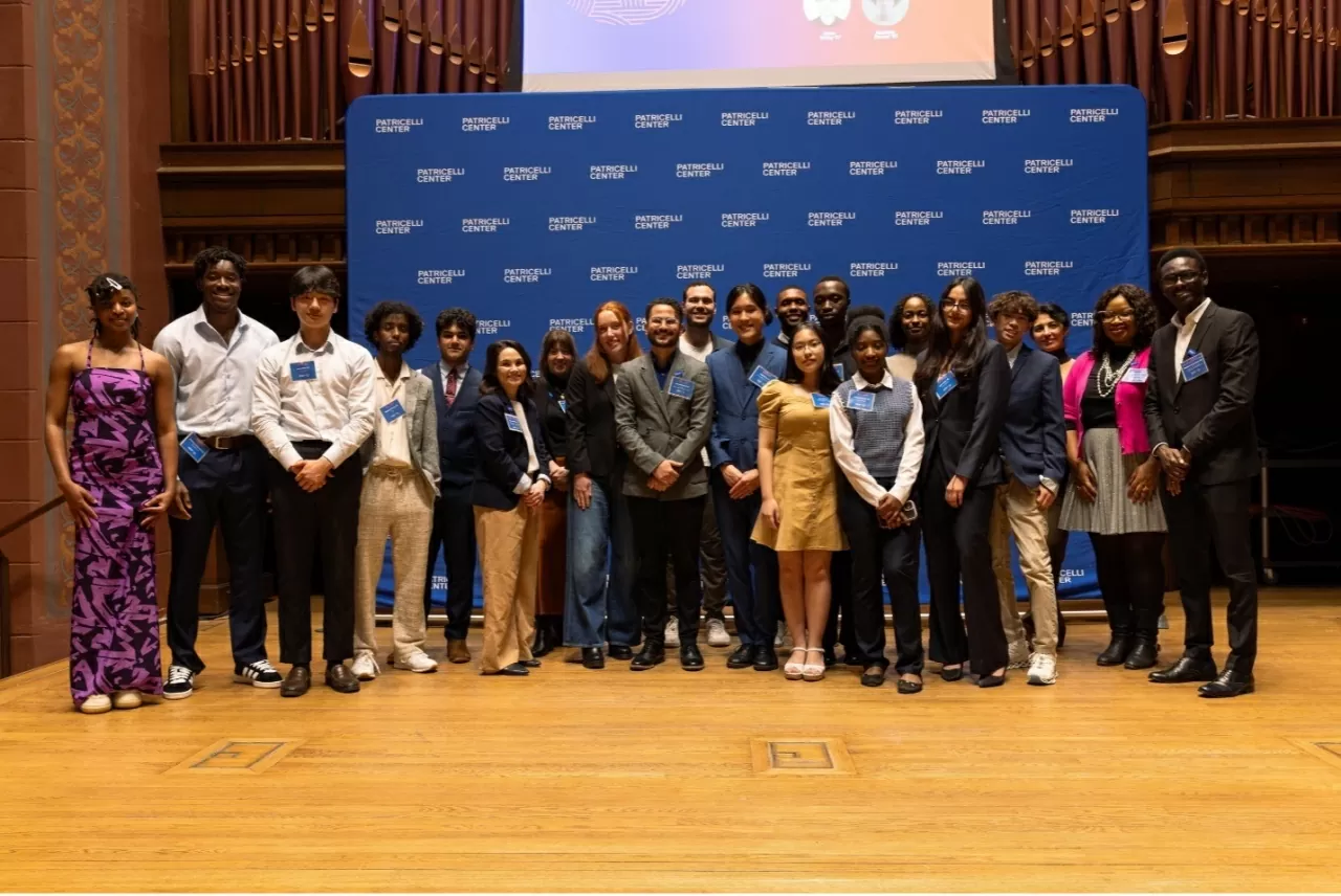 Tường Anh, sáng lập và chủ nhiệm NNTT Malaysia tại buổi thuyết trình vòng chung kết, cuộc thi khởi nghiệp New Venture Award tại Đại học Wesleyan, Mỹ Tường Anh, sáng lập và chủ nhiệm NNTT Malaysia tại buổi thuyết trình vòng chung kết, cuộc thi khởi nghiệp New Venture Award tại Đại học Wesleyan, Mỹ