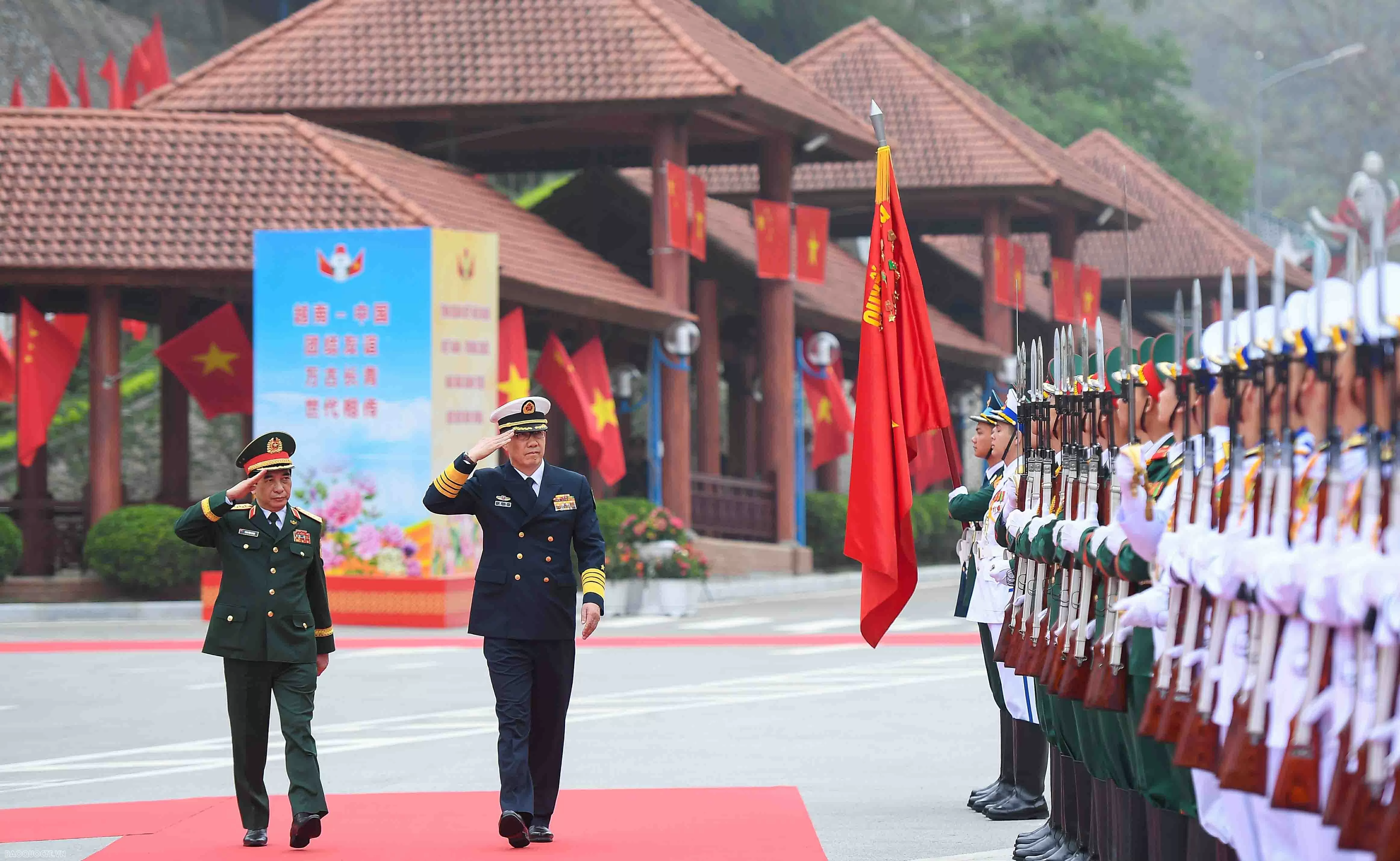 Vietnam, China Defence Ministers visit Border post, logistics park in Lang Son Vietnam, China Defence Ministers visit Border post, logistics park in Lang Son