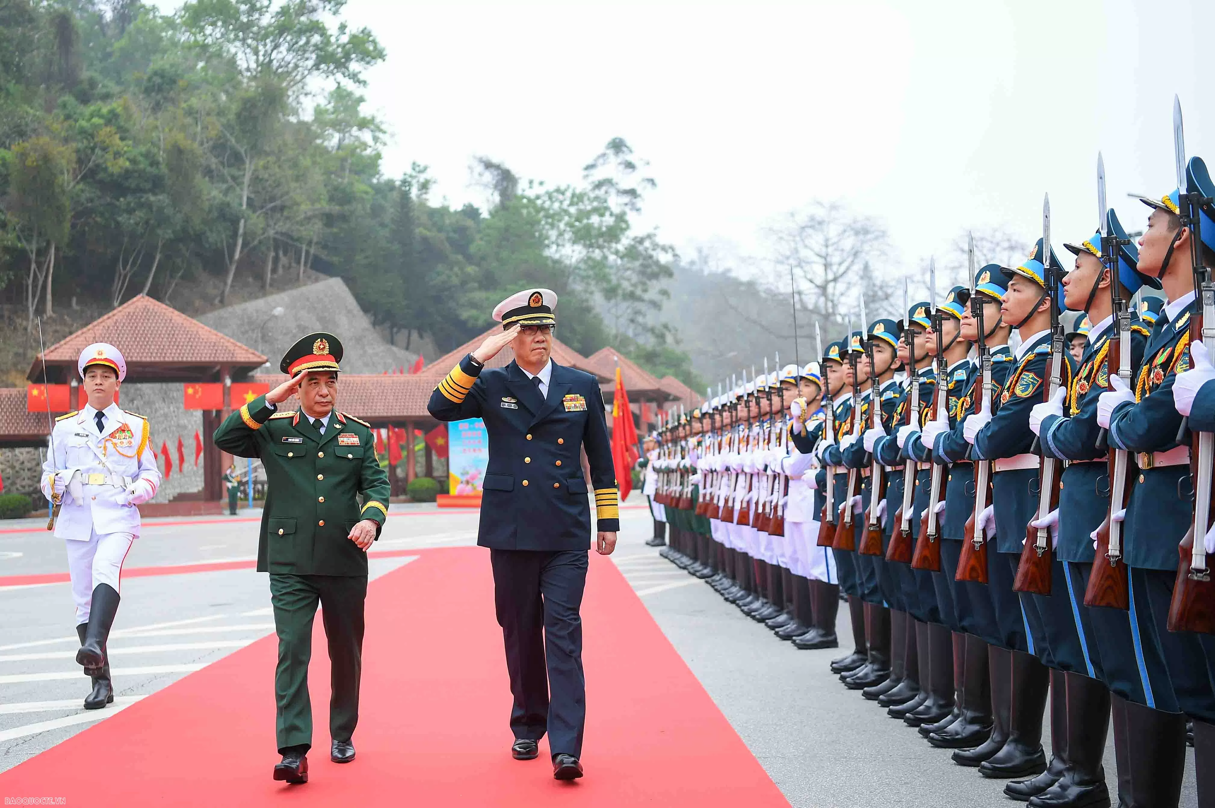 Vietnam, China Defence Ministers visit Border post, logistics park in Lang Son Vietnam, China Defence Ministers visit Border post, logistics park in Lang Son