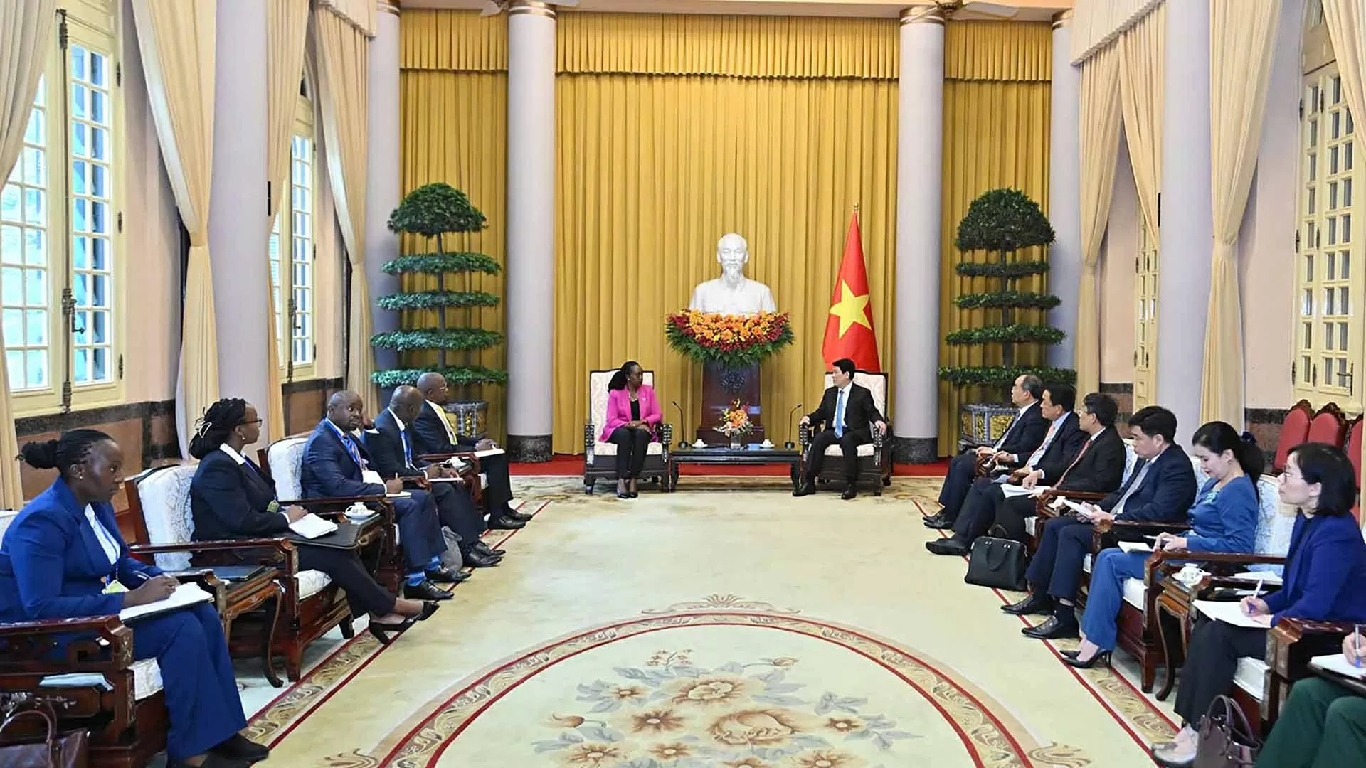4th P4G Summit: President Luong Cuong receives Kenya official to deepen friendship, multifaceted cooperation 4th P4G Summit: President Luong Cuong receives Kenya official to deepen friendship, multifaceted cooperation