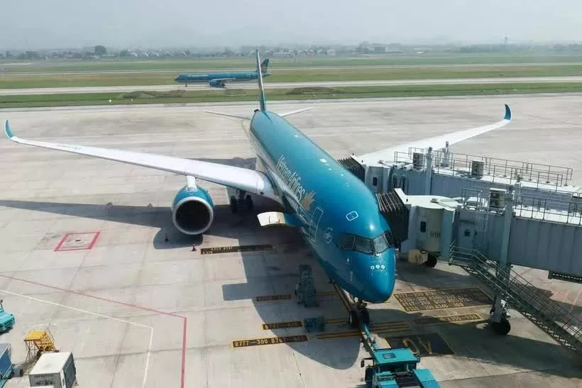 Vietnam Airlines to shift HCM City–Hanoi flights to Tan Son Nhat airport's Terminal T3 on April 19 Vietnam Airlines to shift HCM City–Hanoi flights to Tan Son Nhat airport's Terminal T3 on April 19