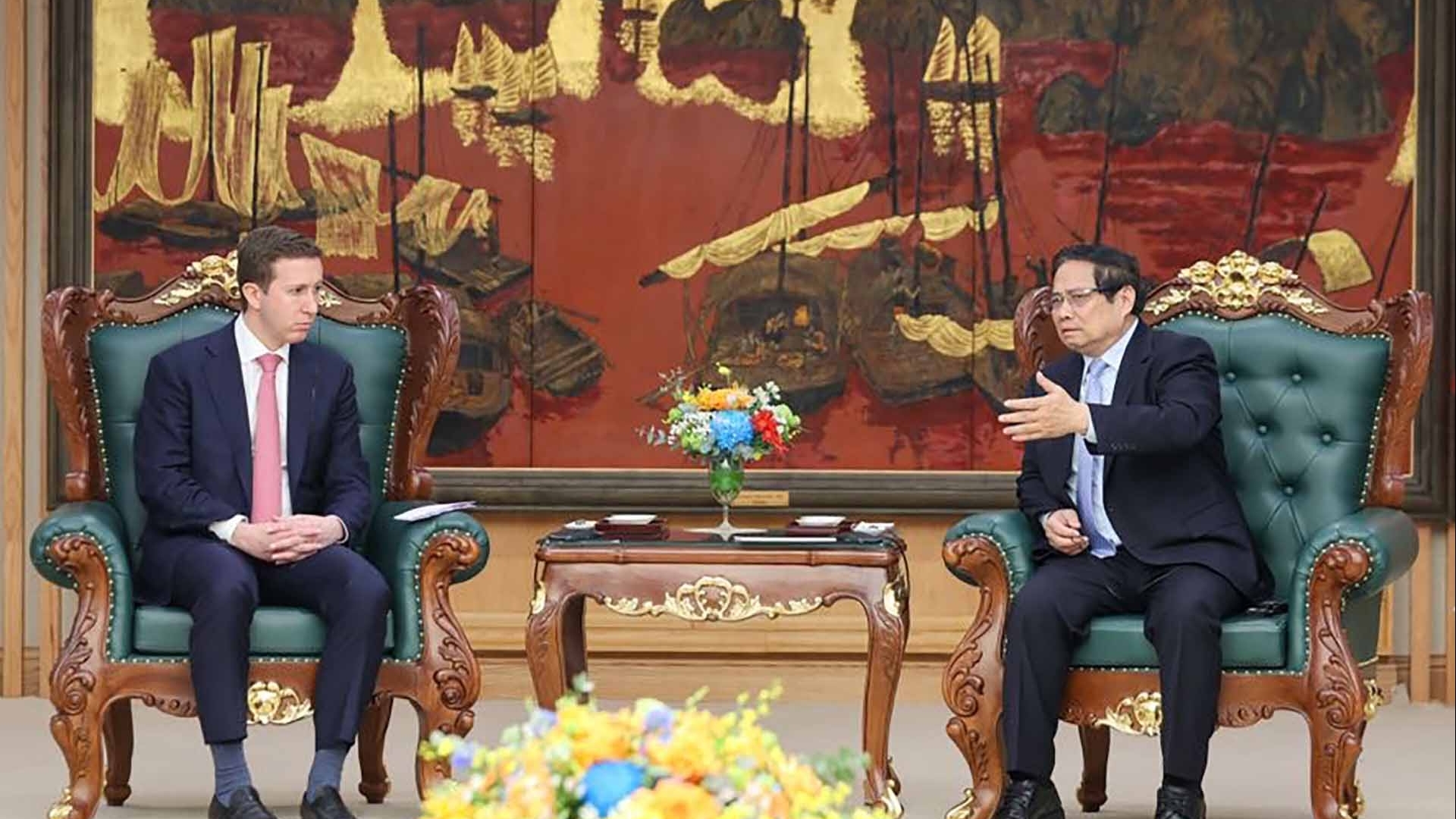 PM Pham Minh Chinh receives CEO of Warburg Pincus Jeffrey Perlman to promote fair and sustainable bilateral trade
