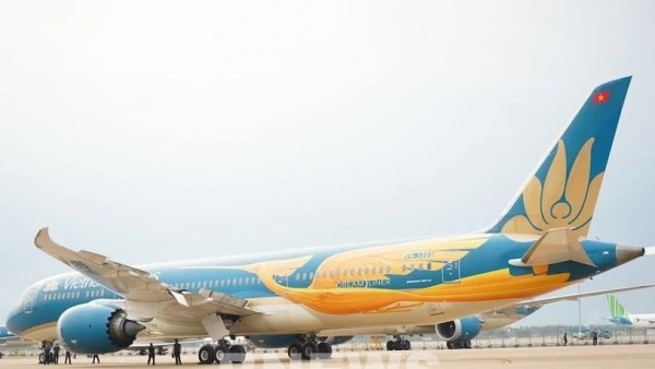 Vietnam Airlines unveils Lac bird-themed livery on Boeing 787-9 aircraft, symbolizing the connection between past and future