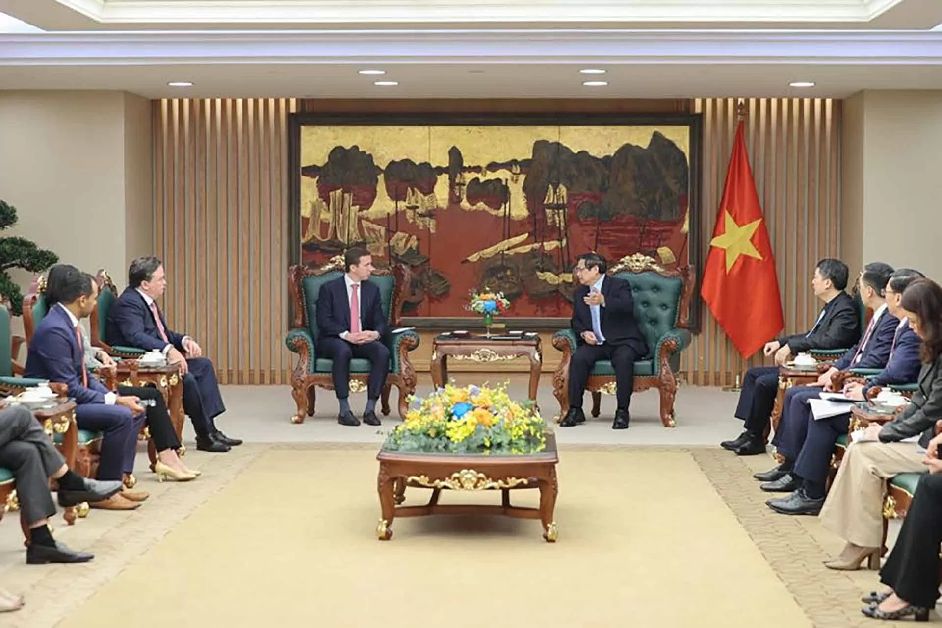 PM Pham Minh Chinh receives CEO of Warburg Pincus Jeffrey Perlman to promote fair and sustainable bilateral trade
