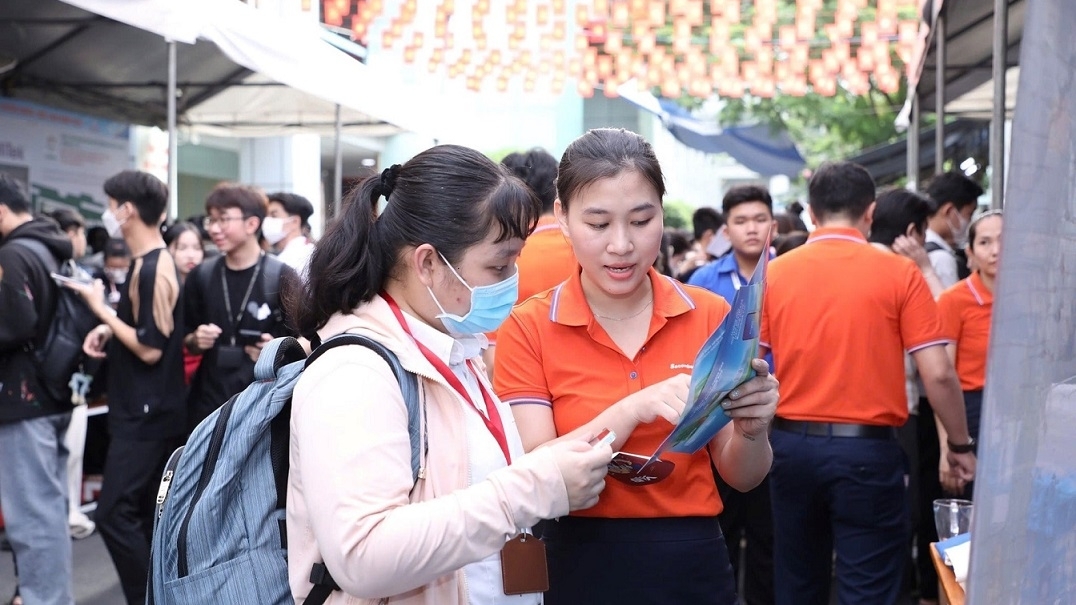 Thousands of vacancies up for grabs at HCM City job fair