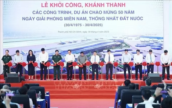 PM Pham Minh Chinh kick-starts construction, innauguration of 80 key national projects PM Pham Minh Chinh kick-starts construction, innauguration of 80 key national projects