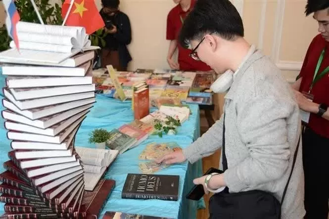 Book fair improves knowledge for young Vietnamese in Russia Book fair improves knowledge for young Vietnamese in Russia