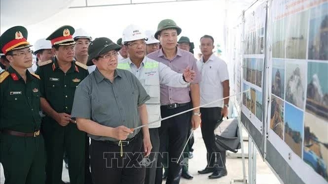 Prime Minister requests Can Tho-Ca Mau expressway project to be completed by December 19