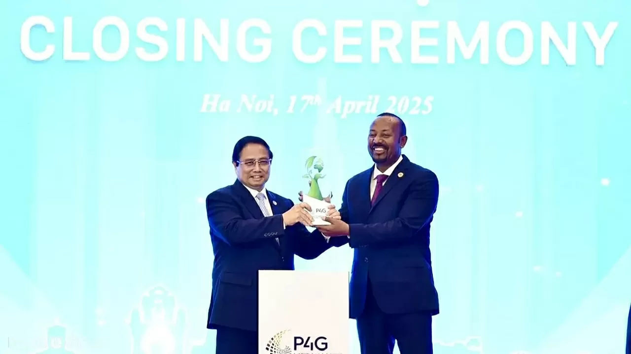 Thủ tướng Chính phủ Phạm Minh Chính chuyển giao vai trò chủ nhà Hội nghị thượng đỉnh P4G cho Thủ tướng Ethiopia Abiy Ahmed Ali