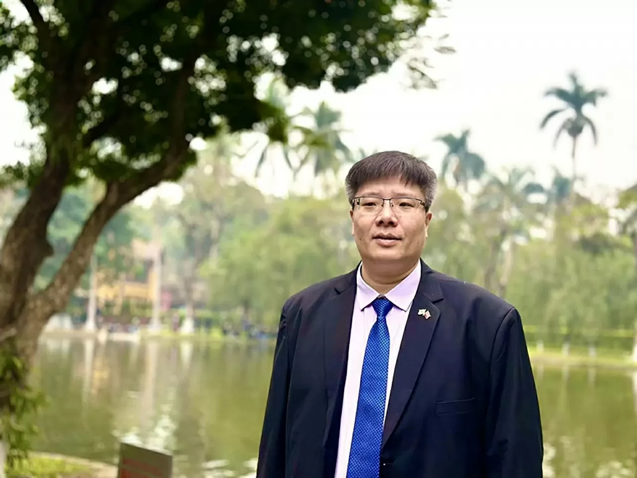 Dr. Tran Hai Linh currently serves as a Member of the Central Committee of the Vietnam Fatherland Front and Chairman of the Vietnam–Korea Business & Investment Association. (Source: VGP) Dr. Tran Hai Linh currently serves as a Member of the Central Committee of the Vietnam Fatherland Front and Chairman of the Vietnam–Korea Business & Investment Association. (Source: VGP)
