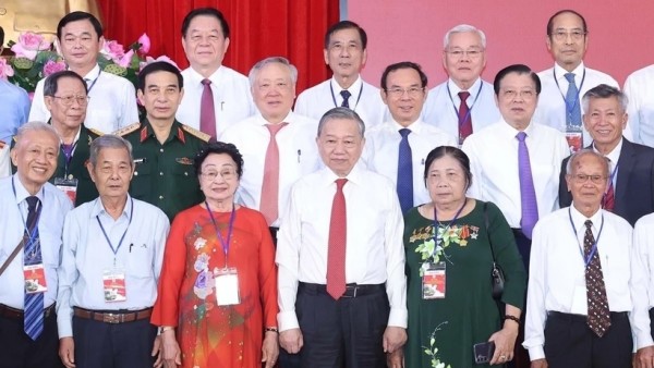 Party General Secretary To Lam meets with revolutionary veterans, policy beneficiaries in southern region