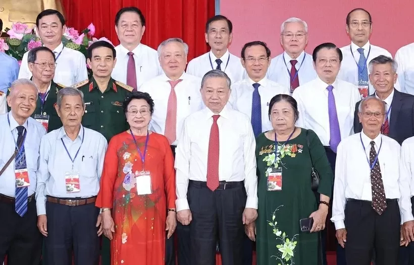 Party General Secretary To Lam meets with revolutionary veterans, policy beneficiaries in southern region
