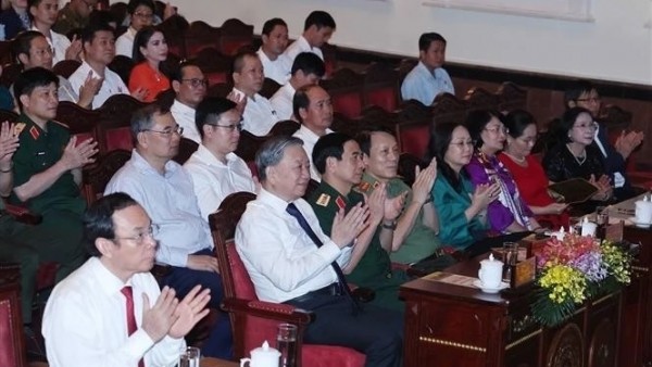General Secretary To Lam  attends special concert celebrating national reunification anniversary