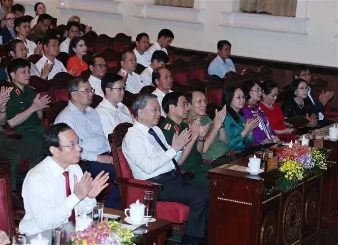 General Secretary To Lam  attends special concert celebrating national reunification anniversary