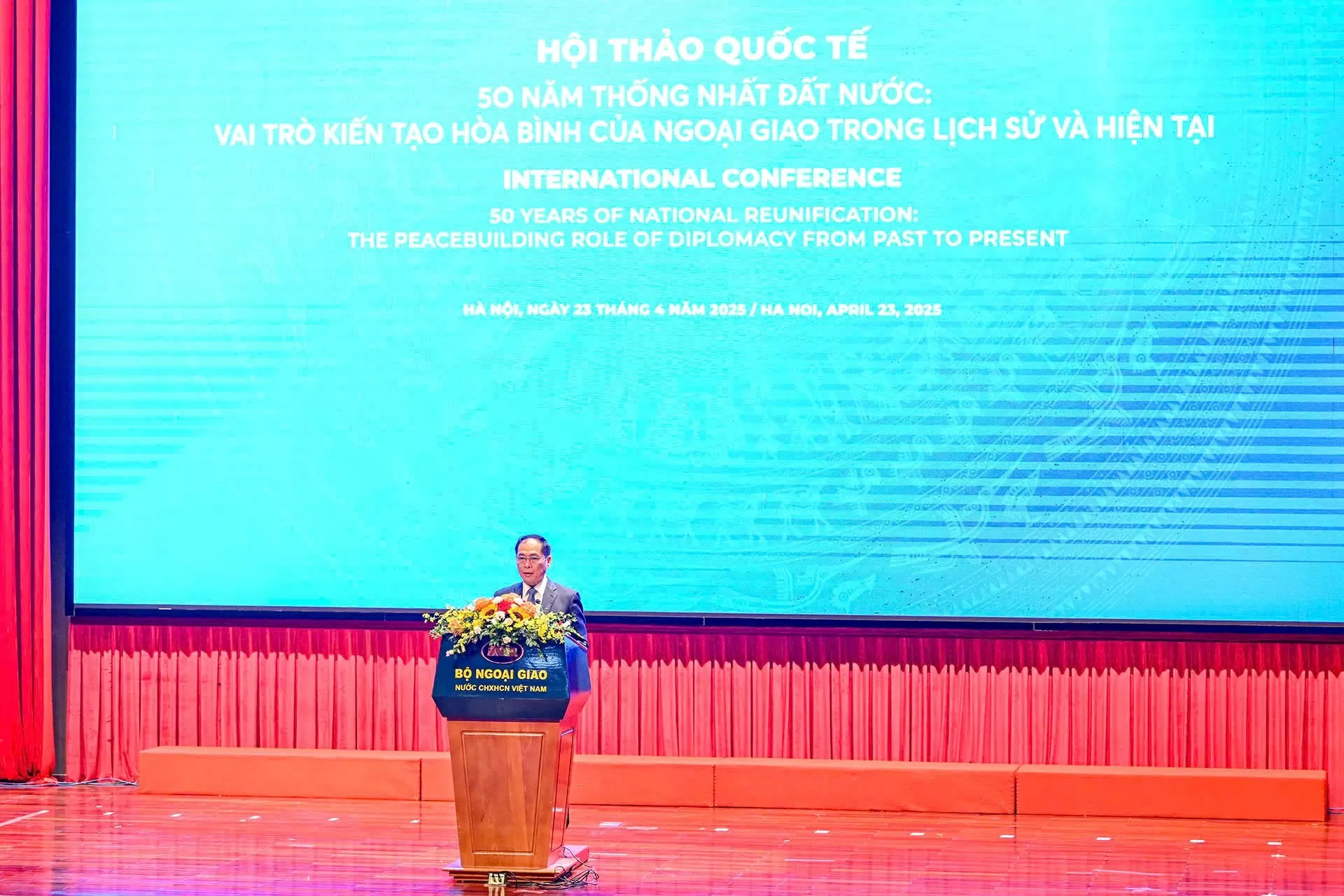 President Luong Cuong highlights diplomacy’s role in peacebuilding on the 50th anniversary of National Liberation and Reunification