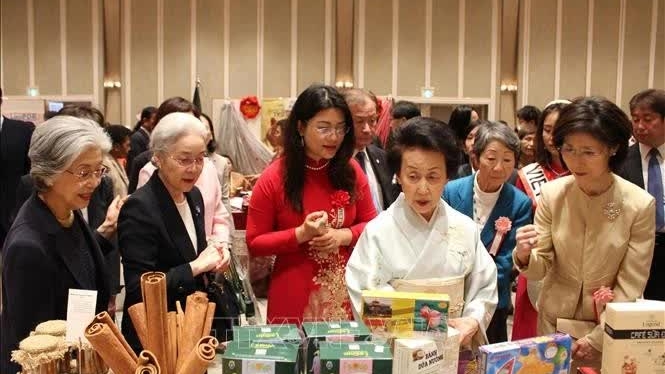 Vietnamese Embassy introduces Vietnam's traditional products at charity fair in Japan