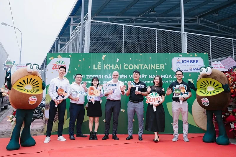 Joint venture between Joy Wing Mou Asia and An Minh, Joybee Company - official distributor of New Zealand Zespri Kiwi in the Vietnamese market. Joint venture between Joy Wing Mou Asia and An Minh, Joybee Company - official distributor of New Zealand Zespri Kiwi in the Vietnamese market.