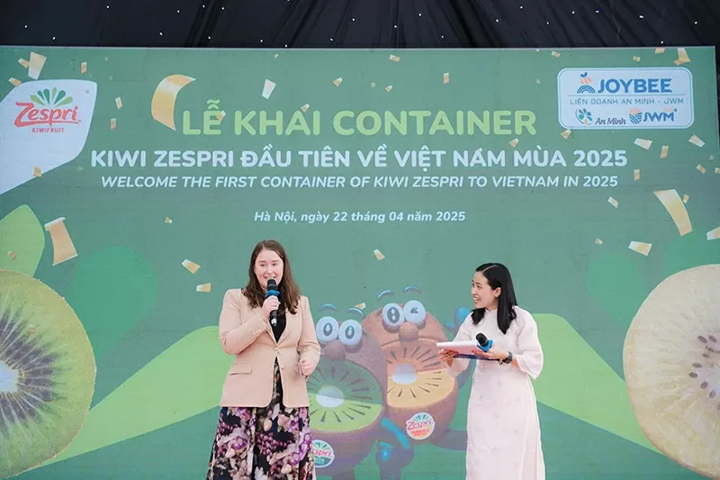 Ms. ReBeca - Deputy Ambassador of the Embassy of New Zealand in Vietnam,