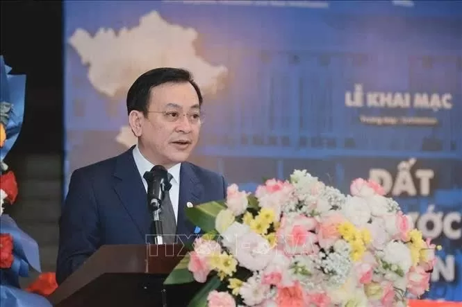 Special exhibition on national reunification opens in Hanoi