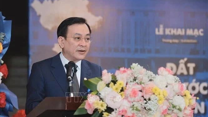 Hanoi opens special exhibition to commemorate 50th anniversary of National liberation and reunification