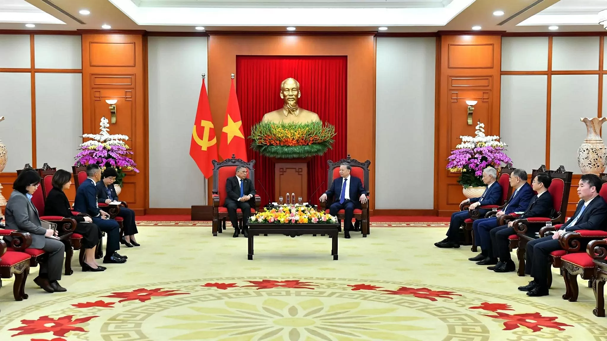 Tổng Bí thư Tô Lâm tiếp Đại sứ Philippines Meynardo Los Banos Montealegre. (Nguồn: Báo Nhân dân) Tổng Bí thư Tô Lâm tiếp Đại sứ Philippines Meynardo Los Banos Montealegre. (Nguồn: Báo Nhân dân)