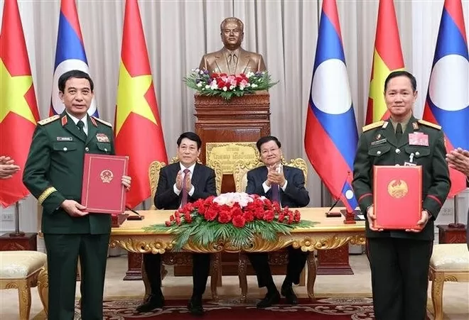 President Luong Cuong holds talks with top Lao leader Thongloun Sisoulith in Vientiane President Luong Cuong holds talks with top Lao leader Thongloun Sisoulith in Vientiane