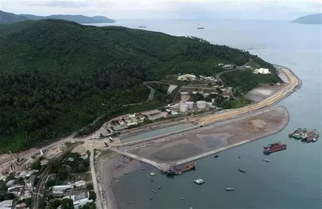 Vietnam strives to build free trade zones and duty-free ports Vietnam strives to build free trade zones and duty-free ports