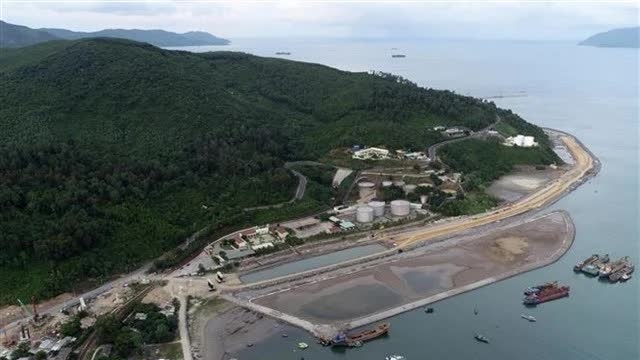 PM calls for establishment of free trade zones in key economic regions