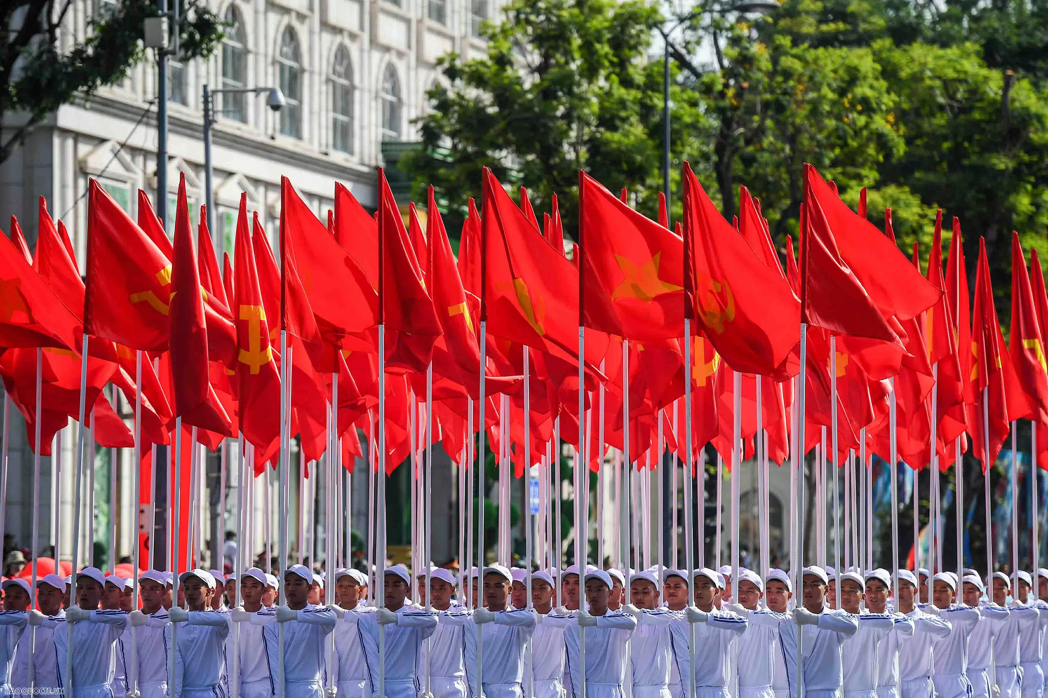 Full-dress rehearsal for grand parade marking 50th reunification anniversary held in Ho Chi Minh City