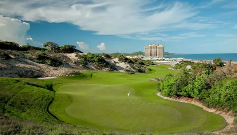 Sân Golf The Bluffs Grand Ho Tram (Việt Nam). Ảnh: Getty Images