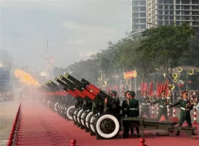 Full-dress rehearsal for grand parade marking 50th reunification anniversary held in Ho Chi Minh City