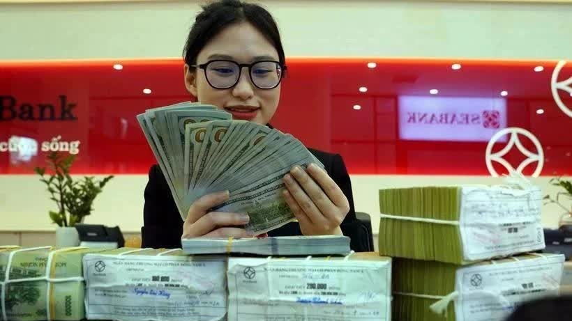 Reference exchange rate for the US dollar at 24,960 VND/USD on April 28, up 12 VND