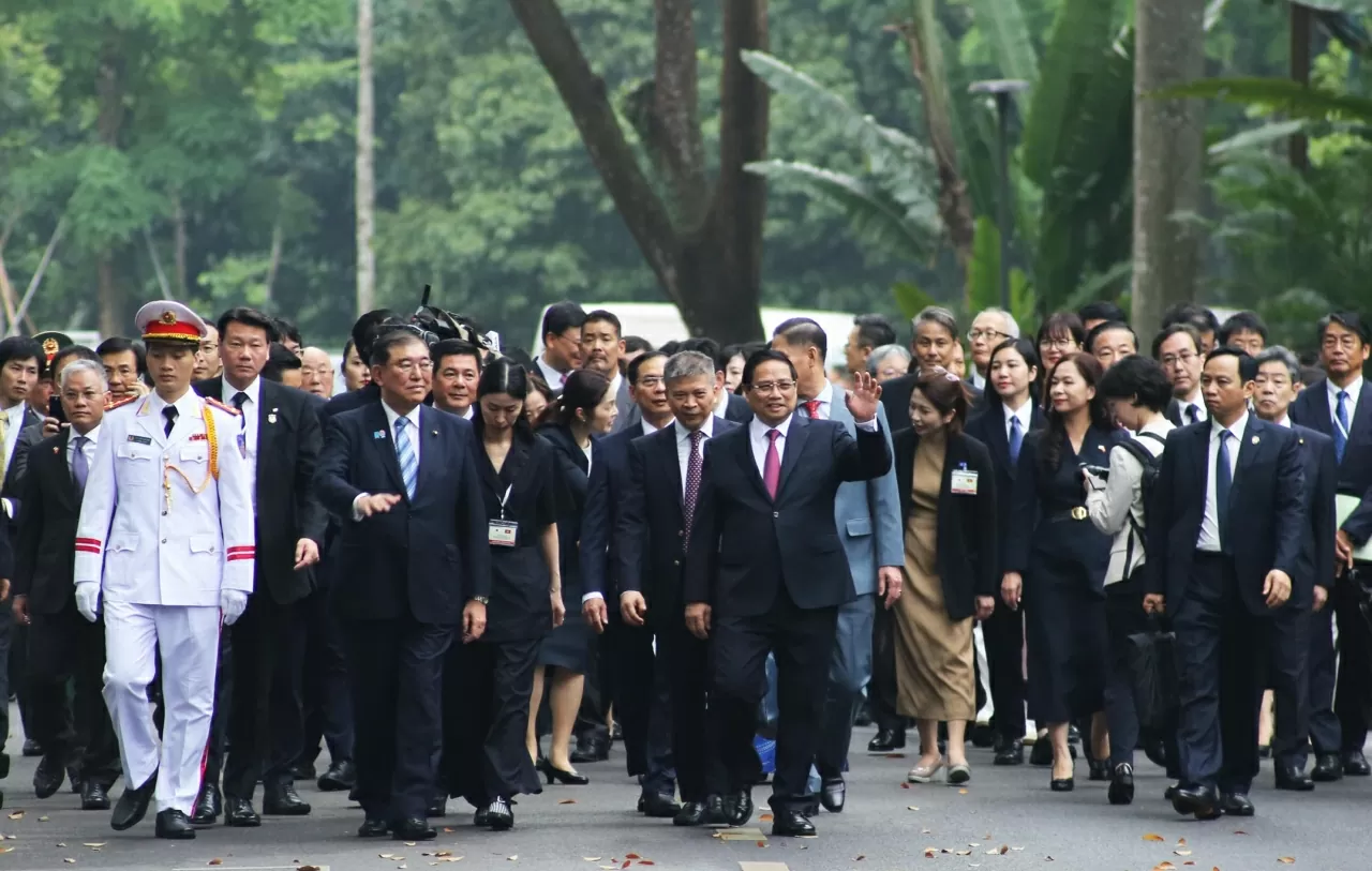 Prime Minister Pham Minh Chinh and Japanese Prime Minister Ishiba Shigeru hold talks in Hanoi Prime Minister Pham Minh Chinh and Japanese Prime Minister Ishiba Shigeru hold talks in Hanoi