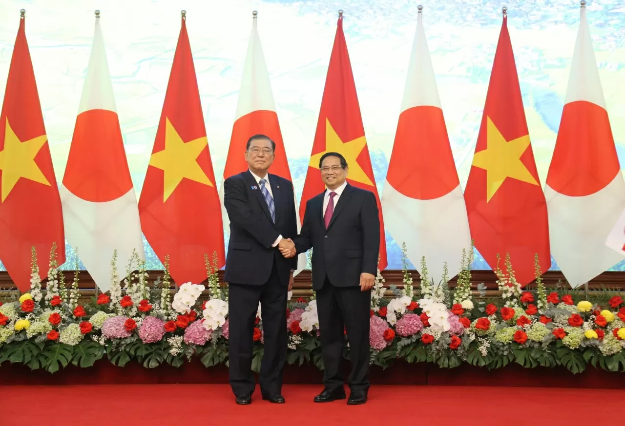 Prime Minister Pham Minh Chinh and Japanese Prime Minister Ishiba Shigeru hold talks in Hanoi Prime Minister Pham Minh Chinh and Japanese Prime Minister Ishiba Shigeru hold talks in Hanoi