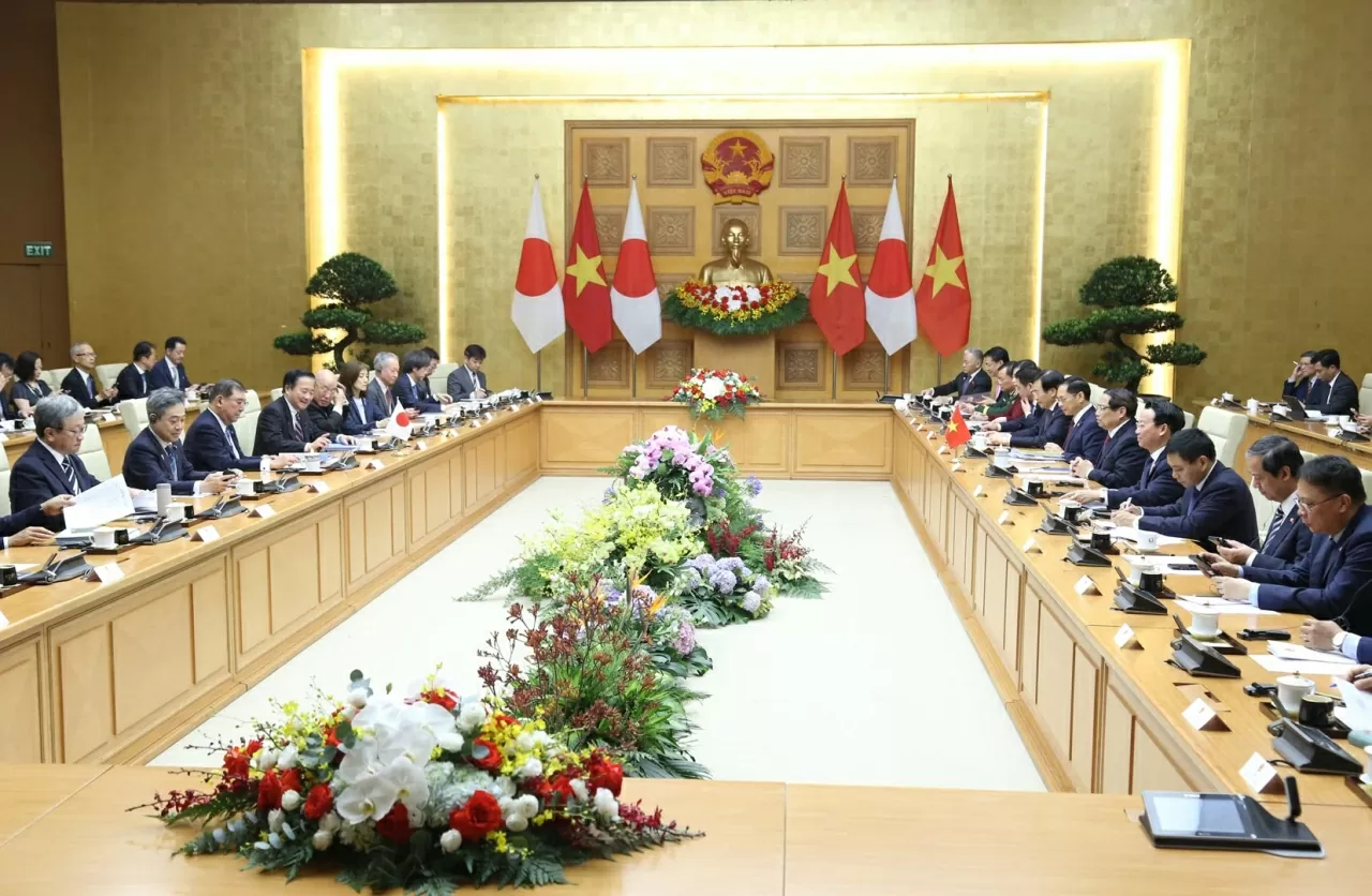 Prime Minister Pham Minh Chinh and Japanese Prime Minister Ishiba Shigeru hold talks in Hanoi Prime Minister Pham Minh Chinh and Japanese Prime Minister Ishiba Shigeru hold talks in Hanoi
