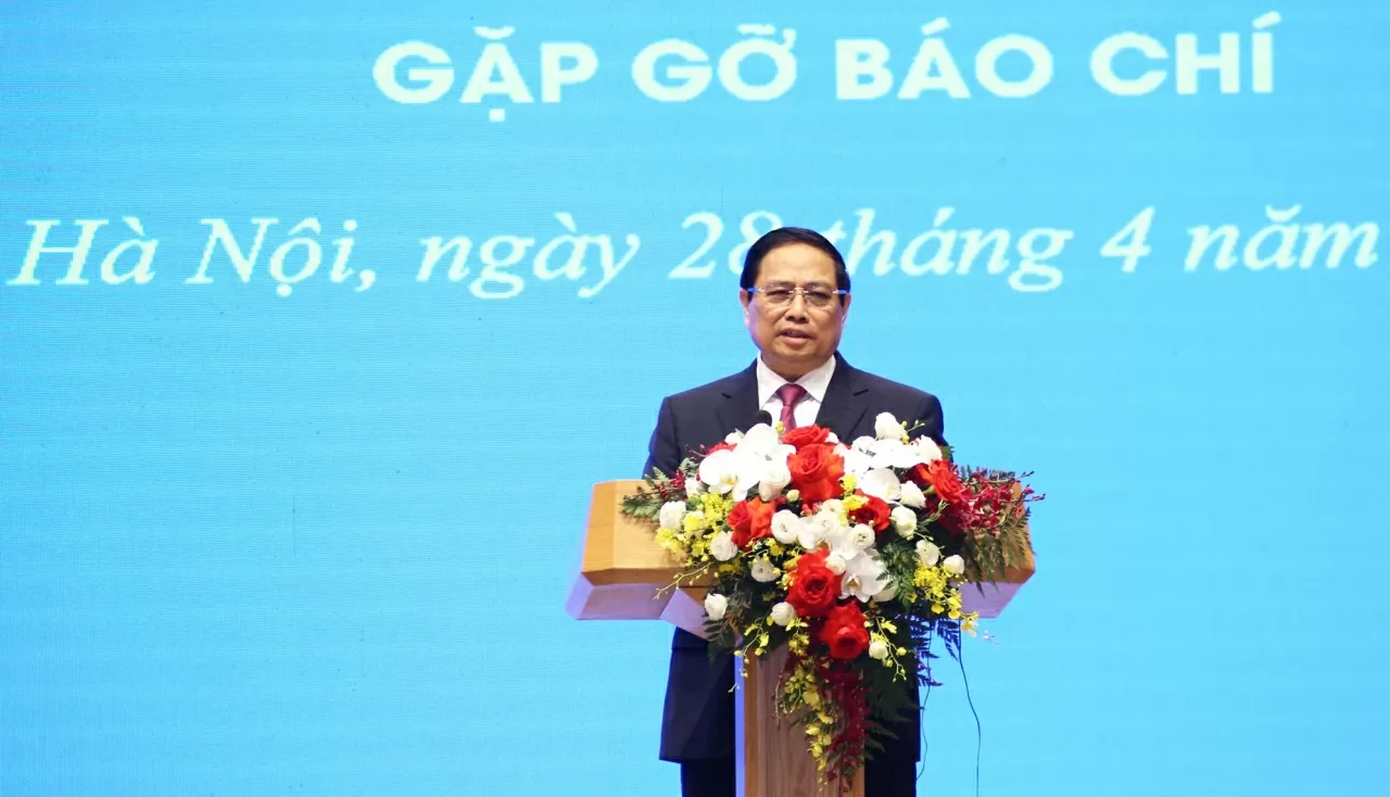 Vietnam, Japan Prime Ministers hold joint press conference on outcomes of their talks in Hanoi Vietnam, Japan Prime Ministers hold joint press conference on outcomes of their talks in Hanoi