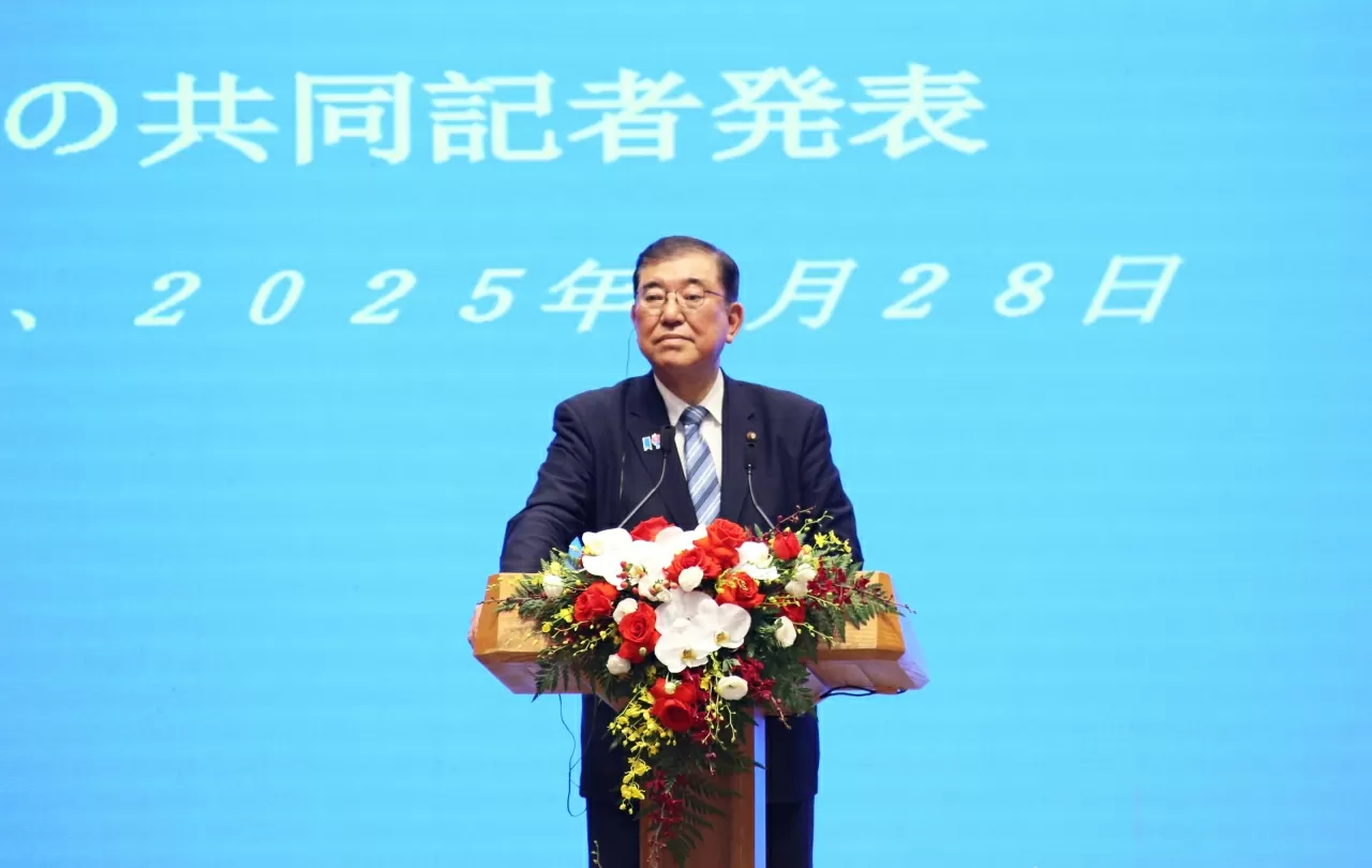 Vietnam, Japan Prime Ministers hold joint press conference on outcomes of their talks in Hanoi Vietnam, Japan Prime Ministers hold joint press conference on outcomes of their talks in Hanoi