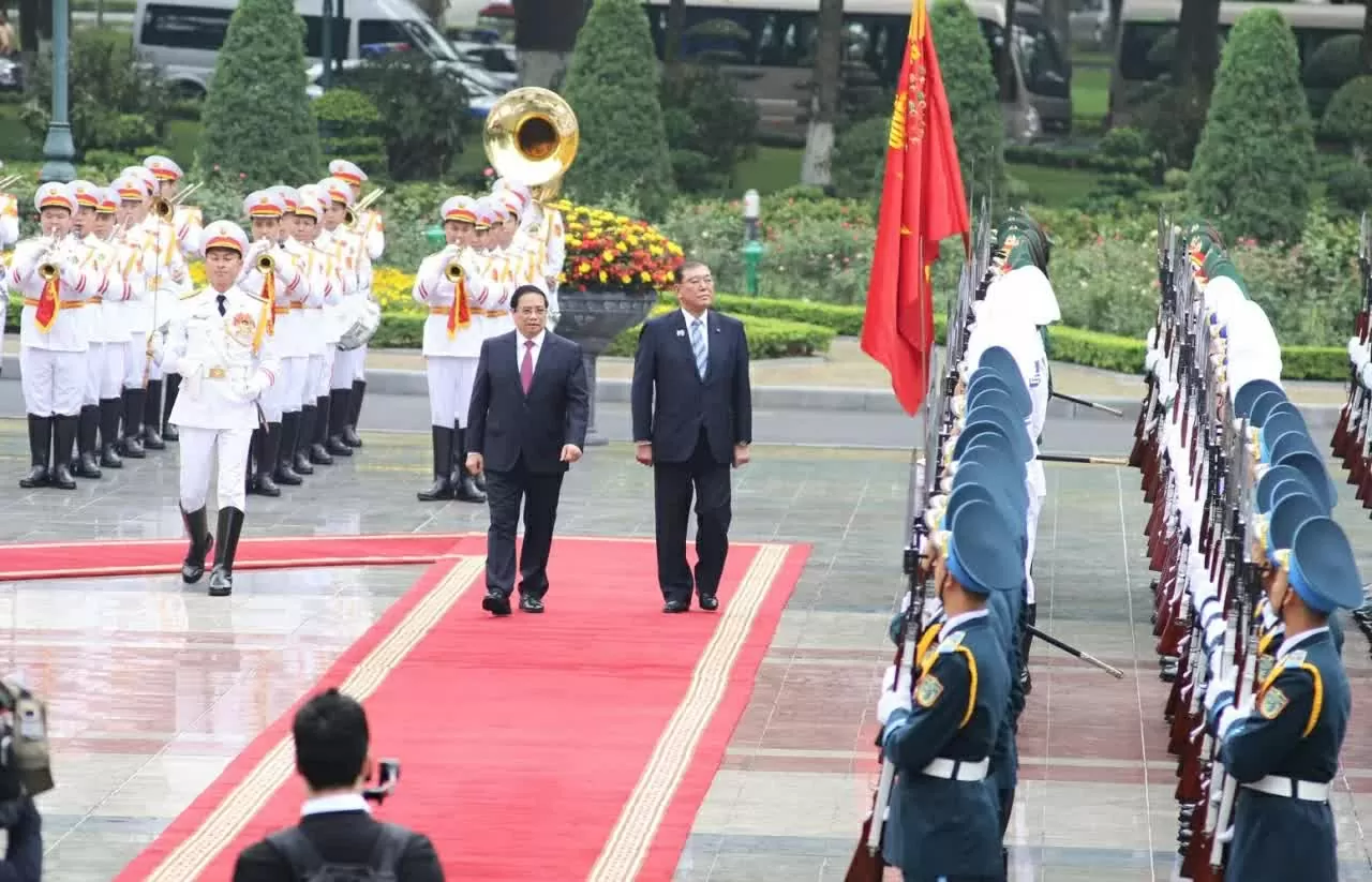 Prime Minister Pham Minh Chinh hosts official welcome ceremony for Japanese Prime Minister Ishiba Shigeru Prime Minister Pham Minh Chinh hosts official welcome ceremony for Japanese Prime Minister Ishiba Shigeru