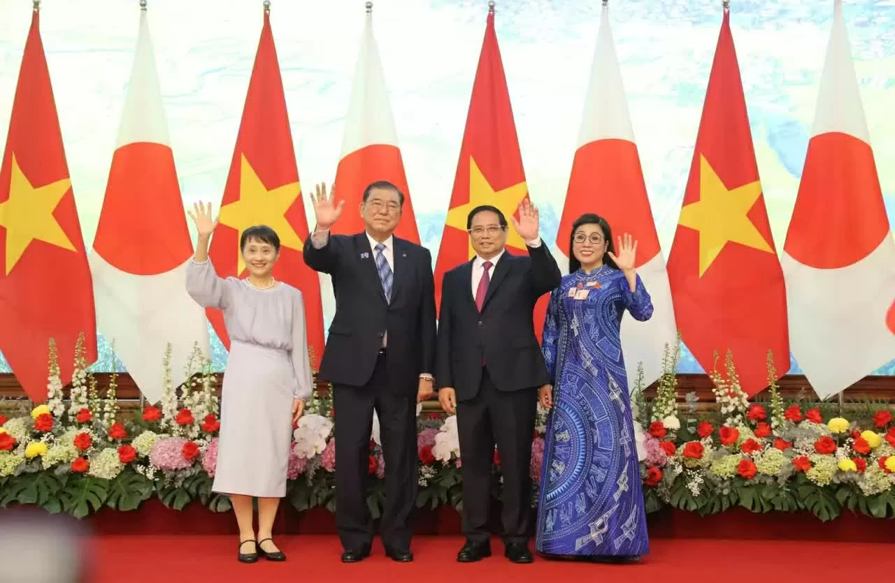 Prime Minister Pham Minh Chinh hosts official welcome ceremony for Japanese Prime Minister Ishiba Shigeru