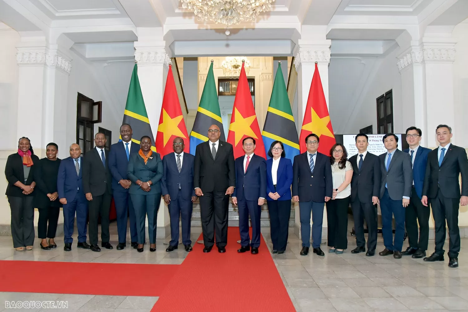 Vietnam, Tanzania strengthen political trust, pave way for new cooperation era