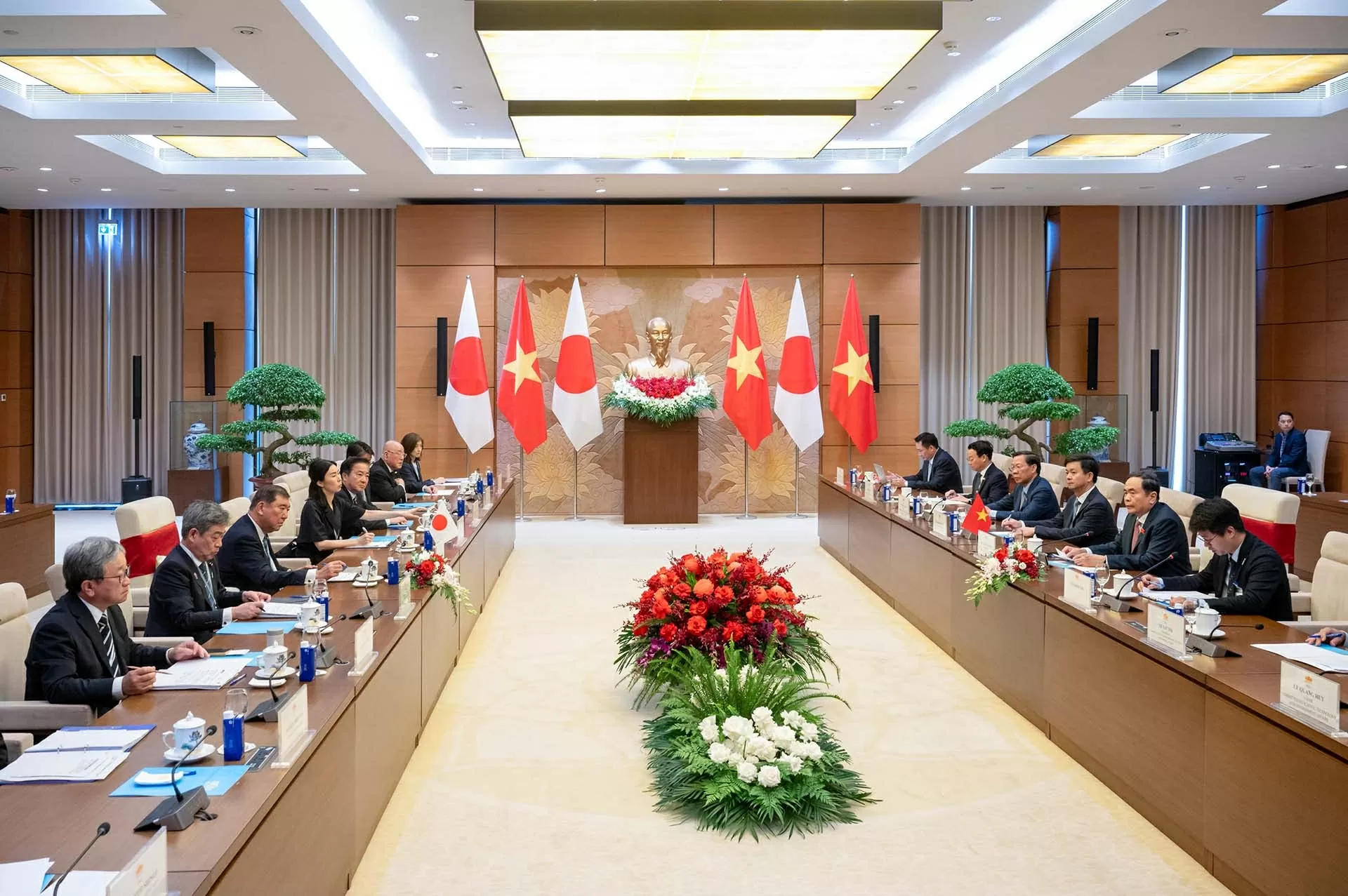 NA Chairman Tran Thanh Man, Japanese Prime Minister Ishiba Shigeru laud substantive development of bilateral ties