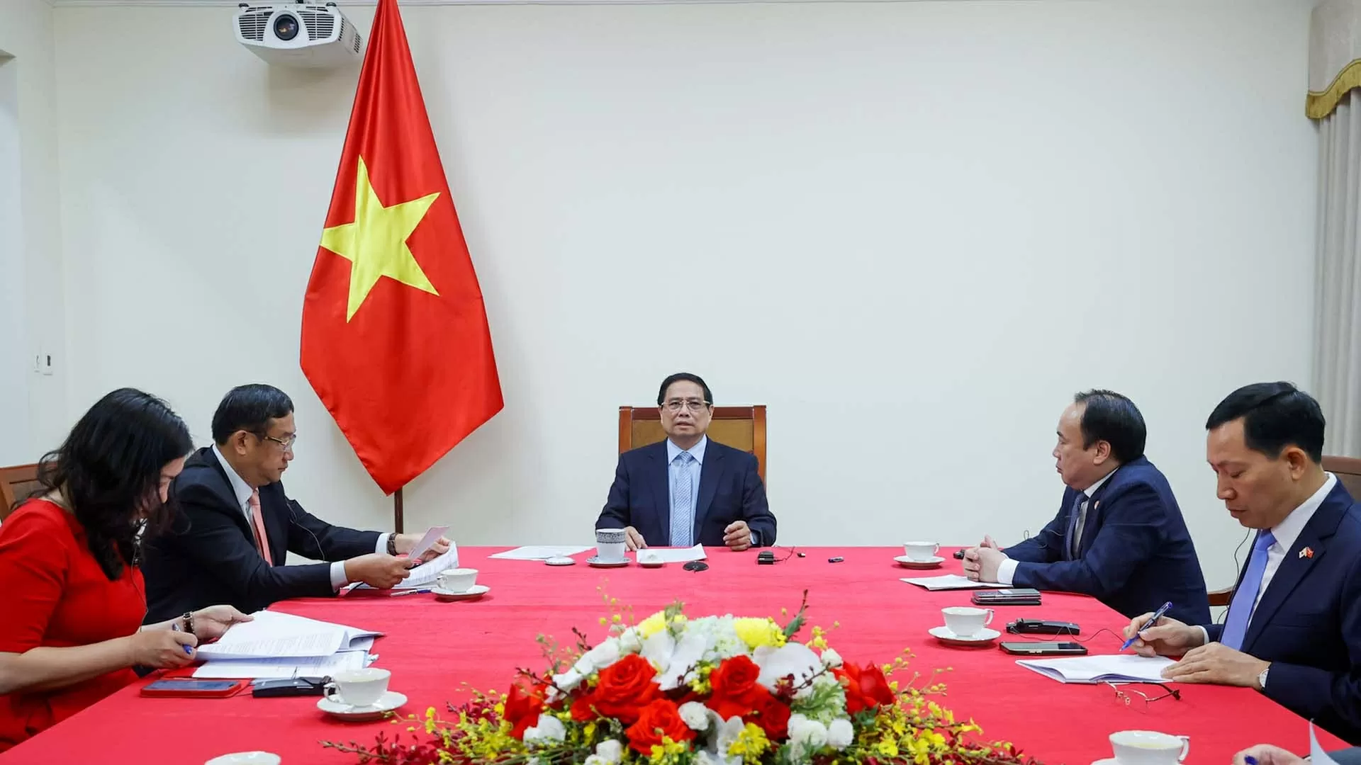 Vietnam, Malaysia Prime Ministers hold phone talks Vietnam, Malaysia Prime Ministers hold phone talks