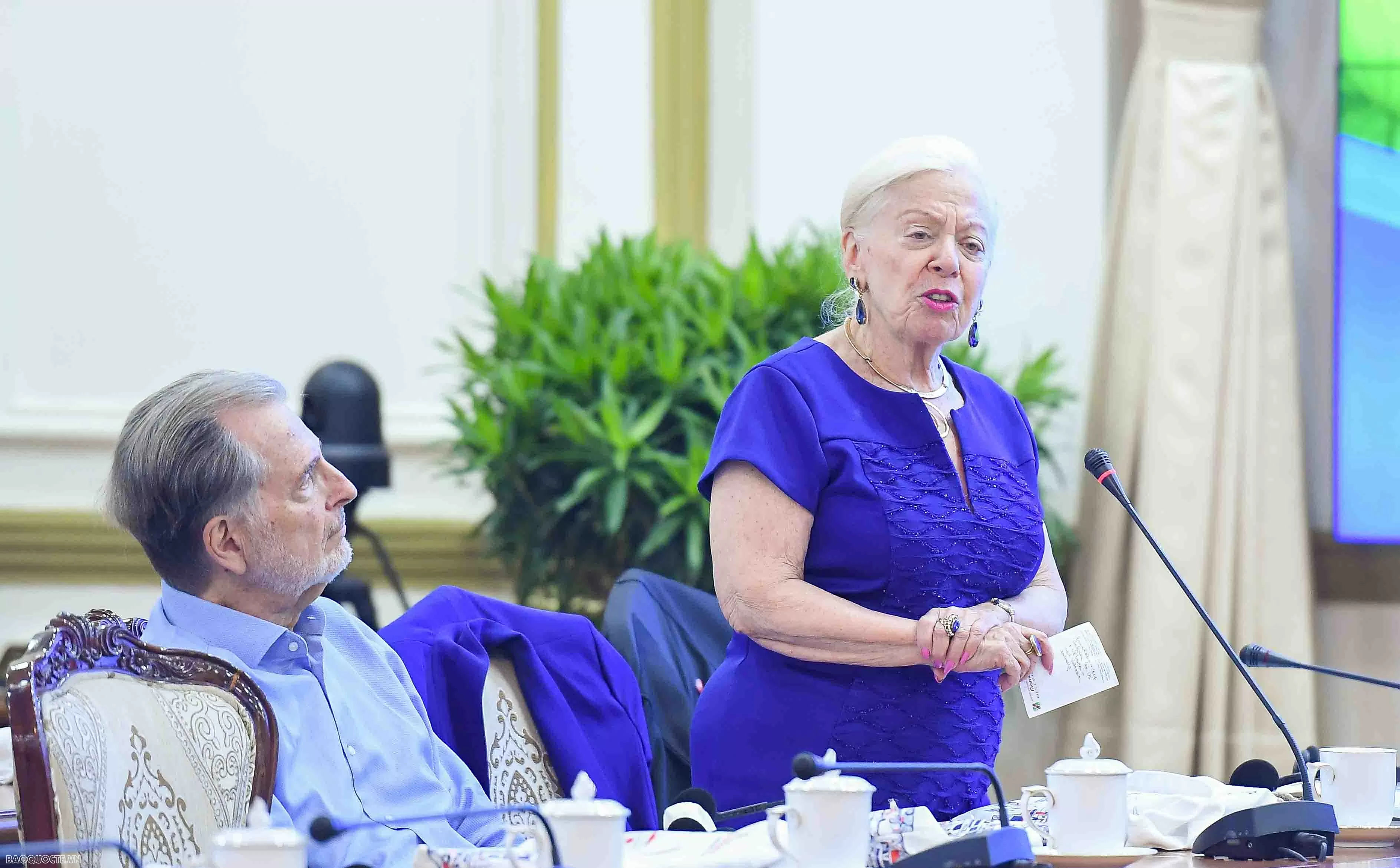 War correspondents return to nurture ties with Vietnam