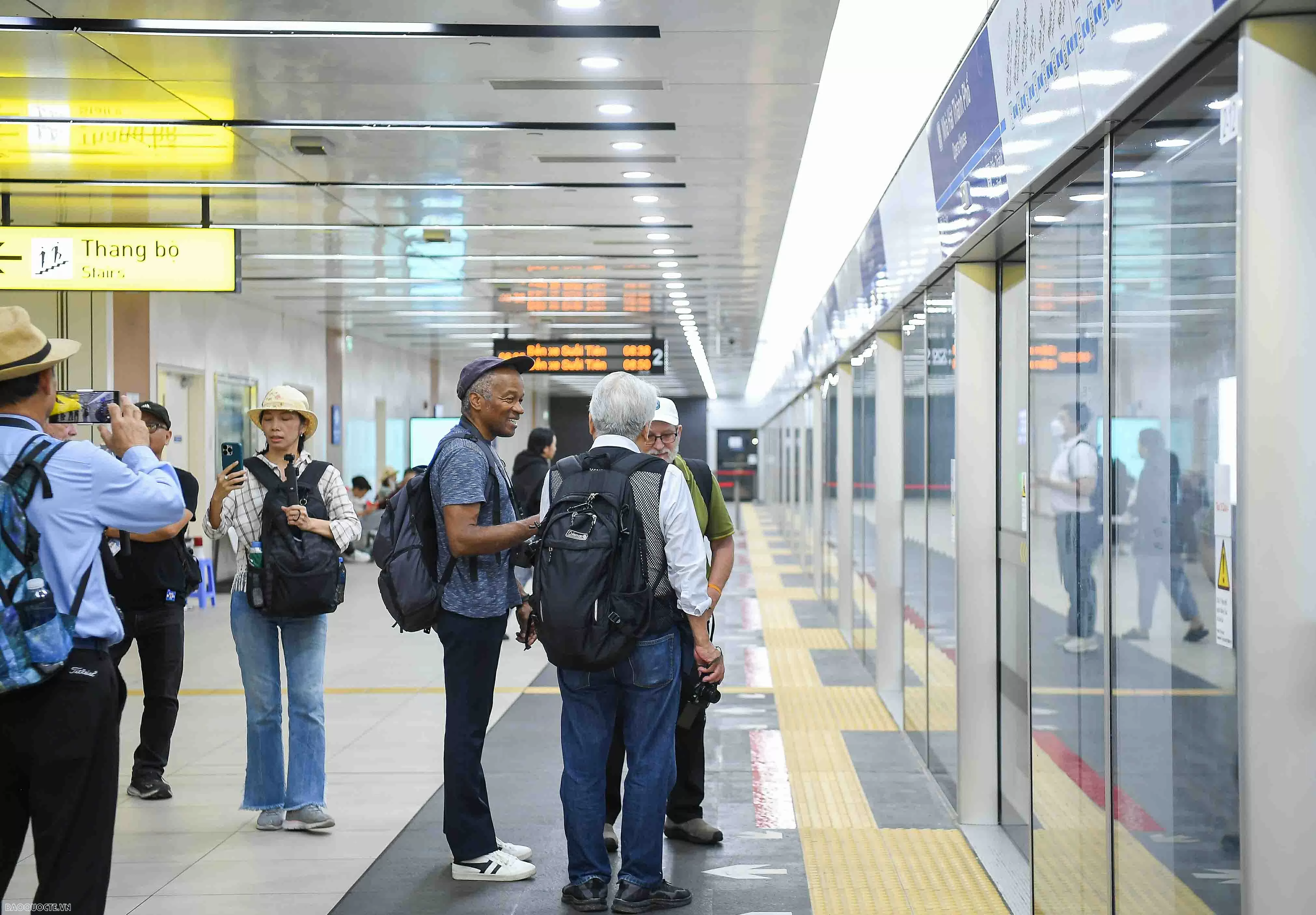 50th anniversary of national reunification: War correspondents return to nurture ties with Vietnam