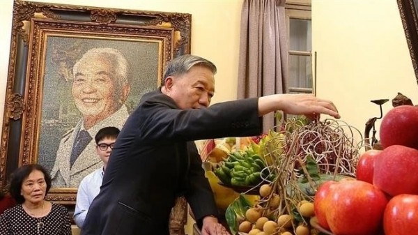 Party General Secretary To Lam pays floral tributes to revered military leaders